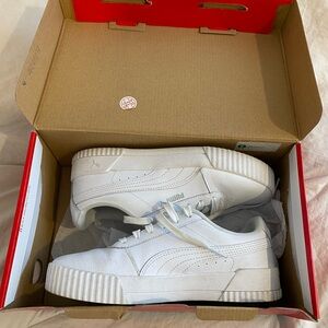 Puma Sneakers women’s 7.5!